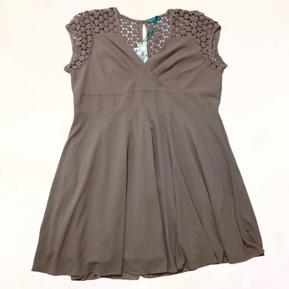 NWT Eucalyptus London Plus Size Women Fiona Midi Dress Size 4X - Picture 12 of 13